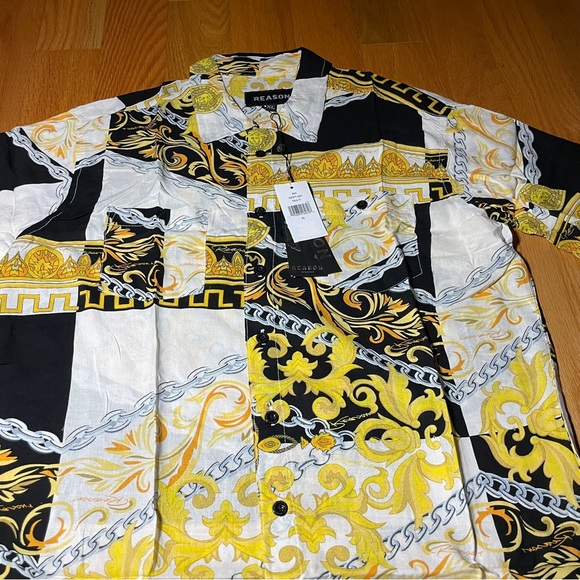 Hibiscus Medusa Style Button Down Shirt, Brand New - Picture 2 of 6